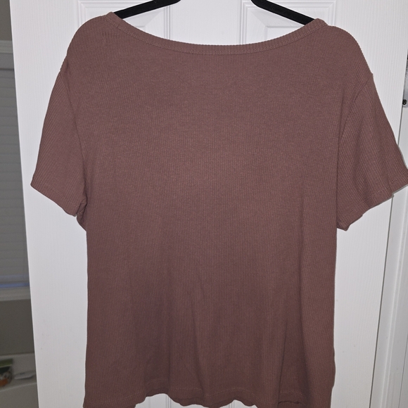 Old Navy Women's Short Sleeve Top - Brown - Picture 2 of 3
